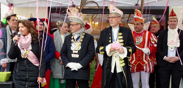 Am Samstag, dem 4. Februar 2017 fand das traditionelle Prinzentreffen der Benrather Schlossnarren statt. Das Monheimer Prinzenpaar, Prinz Jens I. und Prinzessin Kerstin, waren natürlich auch mit Ihrem Gefolge eingeladen. […]