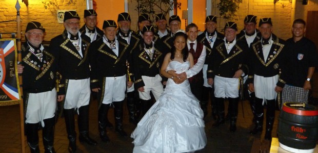 Die Garde „Kin Wiever“, Boomberger berittene Garde zu Fuß, trat bei der Hochzeit von Thomas Gronauer und Ronrong Yang am 10. September 2010 auf.