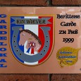 Am 8. Mai 2015 wurde an der „Alten Post“ in Baumberg, dem Gardelokal der berittenen Garde zu Fuß „Kin Wiever“, ein neues Gardeschild installiert. Das ursprüngliche Schild war mittlerweile in […]
