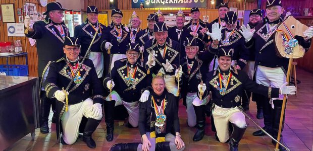 Hier gibt es einige Bilder vom Auftritt der Garde „Kin Wiever“ beim Pfarrkarneval im Bürgerhaus Baumberg (18.02.2023):
