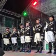 Hier sind einige Fotos und ein Video vom Auftritt der Garde „Kin Wiever“ auf der Bühne in Monheim zu Altweiber am 16.02.2023 (jetzt auch mit den Fotos von Dag Sterzinger […]