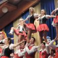 Monheim Pfarrkarneval Tanzgarden ernten Applaus im Bürgerhaus Monheim · Zum zweiten Mal rockt die Kirchengemeinde St. Gereon und Dionysius mit ihrem Pfarrkarneval das Baumberger Bürgerhaus. Über 160 Jecken honorieren mit großem Applaus […]