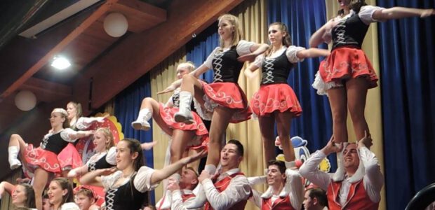 Monheim Pfarrkarneval Tanzgarden ernten Applaus im Bürgerhaus Monheim · Zum zweiten Mal rockt die Kirchengemeinde St. Gereon und Dionysius mit ihrem Pfarrkarneval das Baumberger Bürgerhaus. Über 160 Jecken honorieren mit großem Applaus […]