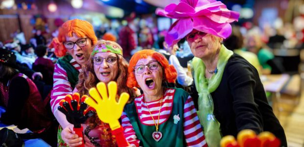 Artikel in der Rheinischen Post: Schunkelndes Bürgerhaus Baumberg Kunterbunter Karnevalszirkus begeisterte die Besucher Baumberg · 340 Jecken feierten am Samstag die Neuauflage des Schunkelnden Bürgerhauses vom Arbeitskreis Baumberger Karneval. Erfreulicherweise zog das […]