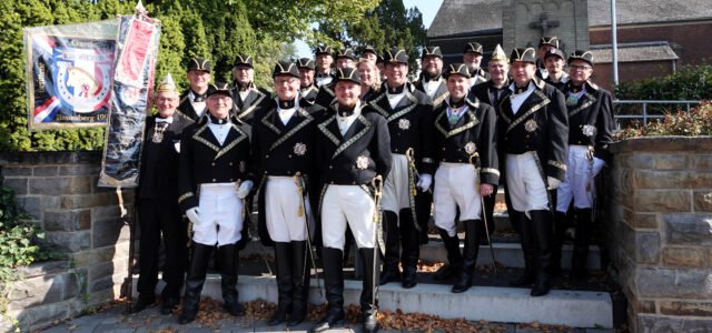 Bei herrlichem Wetter – 20 Grad und Sonnenschein – feierte die „Garde Kin Wiever – berittene Garde zu Fuß“ am Sonntag, dem 28. September 2025 ihr 23. Gardebiwak. Neben Nachbarn […]